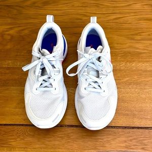 Men Nike 7.5 sneakers. Never worn